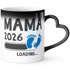 Kaffee-Tasse Herzhenkel {style_variation_string} 2026 loading Thermoeffekt Zaubertasse Geschenk-Tasse für werdende {style_variation_string} - Bekanntgabe Ankündigung Schwangerschaft Geburt Baby MoonWorks®preview