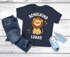 Kinder Jungen T-Shirt Aufschrift Schulkind mit Name personalisiert Motivshirt Löwe Fuchs Geschenkidee Einschulung 2026 SpecialMe®preview