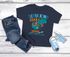 Kinder Jungen T-Shirt Einschulung 2025 Schulkind Jahreszahl personalisierbar Dino Dinosaurier Schulanfang Moonworks®preview