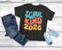 Kinder Jungen T-Shirt Einschulung Retro-Schriftzug Schulkind mit Jahreszahl personalisierbar Geschenkidee Schulanfang SpecialMe®preview