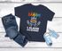 Kinder Mädchen T-Shirt Einschulung 2025 mit Regenbogen-Einhorn, Peace-Zeichen und lustigem Spruch Moonworks®preview
