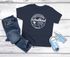 Kinder Mädchen T-Shirt Einschulung Erste Klasse personalisiert Schulkind 2025 mit Wunschname Schulanfang Geschenkidee Moonworks®preview
