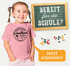 Kinder Mädchen T-Shirt Einschulung Erste Klasse personalisiert Schulkind 2026 mit Wunschname Schulanfang Geschenkidee Moonworks®preview