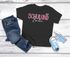 Kinder Mädchen T-Shirt Geschenkidee Schulanfang | Schriftzug Schulkind 2025 mit Name Jahreszahl personalisiert SpecialMe®preview