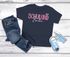Kinder Mädchen T-Shirt Geschenkidee Schulanfang | Schriftzug Schulkind 2025 mit Name Jahreszahl personalisiert SpecialMe®preview