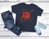 Kinder Mädchen T-Shirt Schulanfang 2025 Schriftzug Schulkind Jahreszahl personalisierbar Geschenkidee erste Klasse SpecialMe®preview