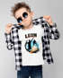 Kinder T-Shirt Jungen mit {style_variation_string} Design und Wunschname personalisierte Geschenke {replace1} Moonworks®preview