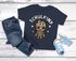 Kinder T-Shirt Jungen "Schulkind" Comicfigur Baum Baby-Grroot Geschenk zur Einschulung 2025 Schulanfang Moonworks®preview