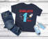 Kinder T-Shirt Jungen Schulkind Rakete Zahl 1 Geschenk zur Einschulung 2026 Schulanfang Moonworks®preview