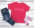 Kinder T-Shirt Mädchen Einschulung 2025 Schriftzug Schulkind personalisierbar mit Name Geschenk zum Schulanfang SpecialMe® preview