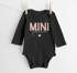 Langarm Baby Body Schriftzug Mini personalisiert mit Familienname Wunschname Geschenk Geburt Bio-Baumwolle SpecialMe®preview