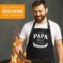MoonWorks® Grillschürze für Männer Spruch Papa grillt am besten personalisiert Alter Geburtsjahr Grillgeschenk Vatertag MoonWorks®preview
